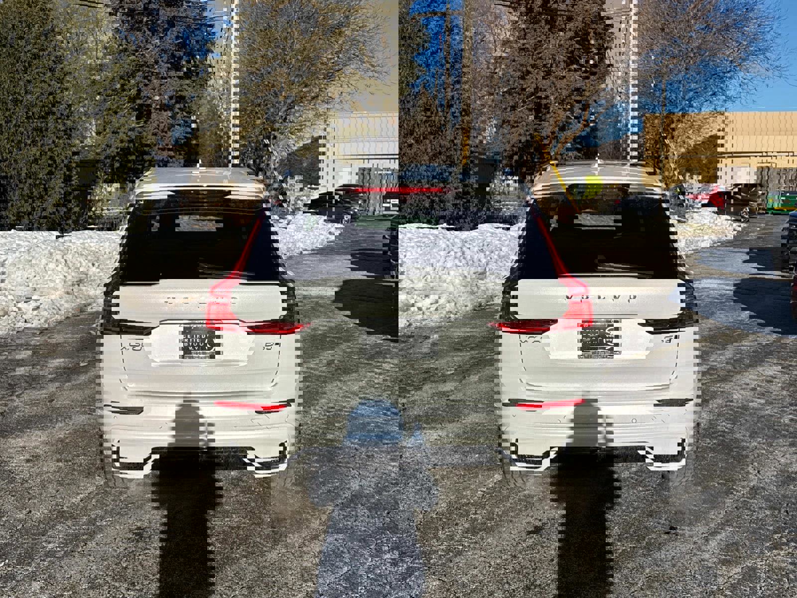 Certified 2025 Volvo XC60 B5 Plus image 6