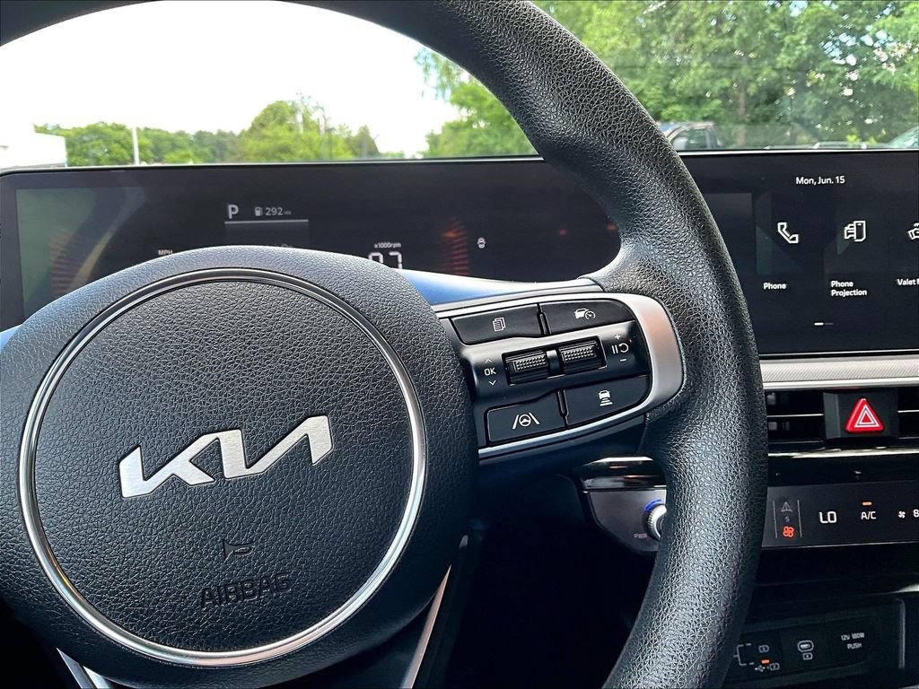 Used 2025 Kia K5 LXS FWD image 23