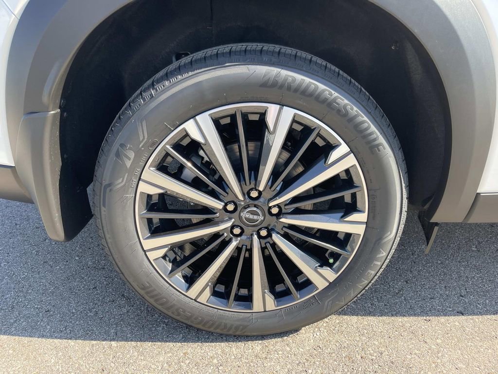 New 2026 Nissan Pathfinder Platinum AWD/4WD image 12