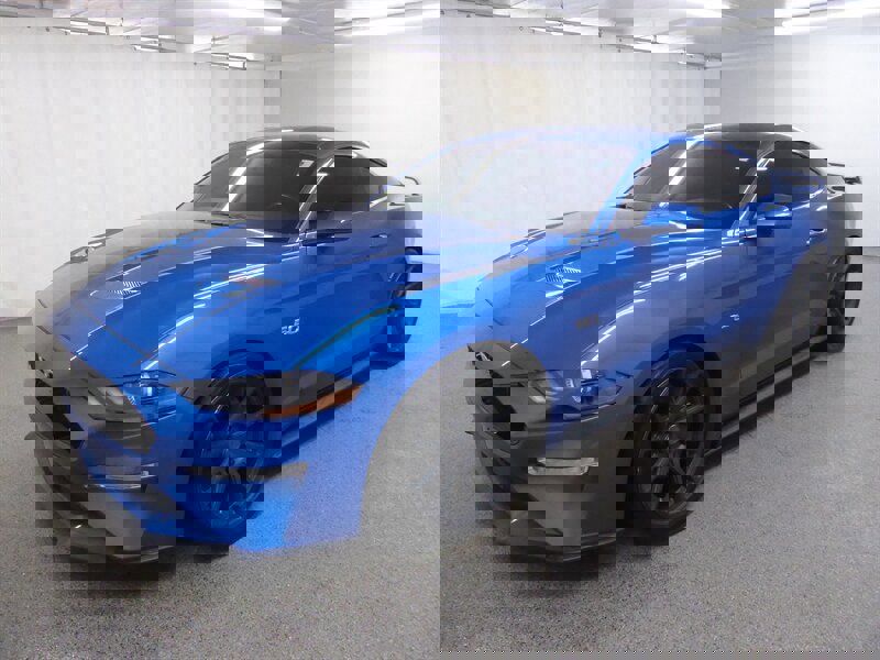 Used 2019 Ford Mustang GT image 3