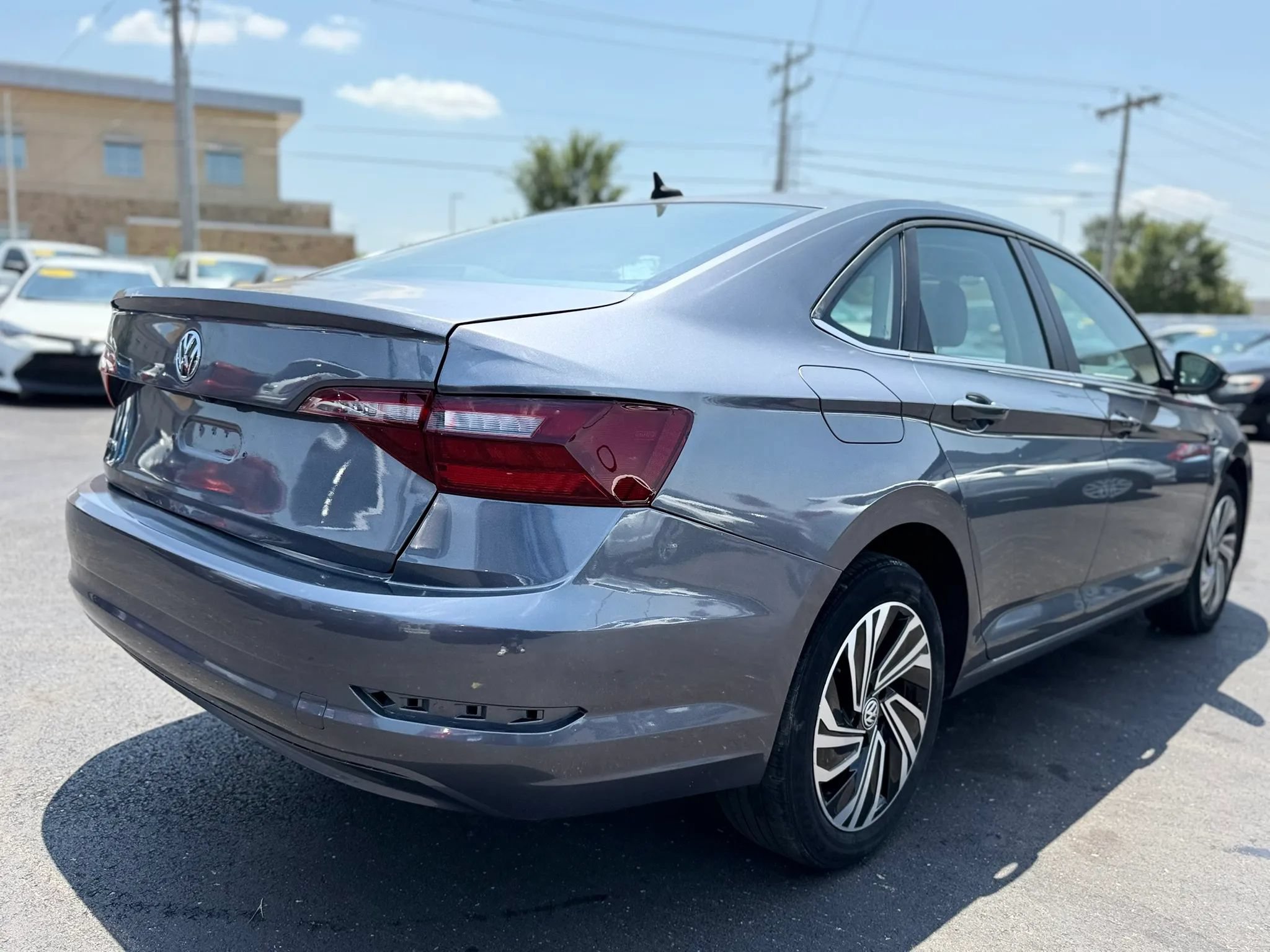 Used 2020 Volkswagen Jetta SEL Premium FWD image 3