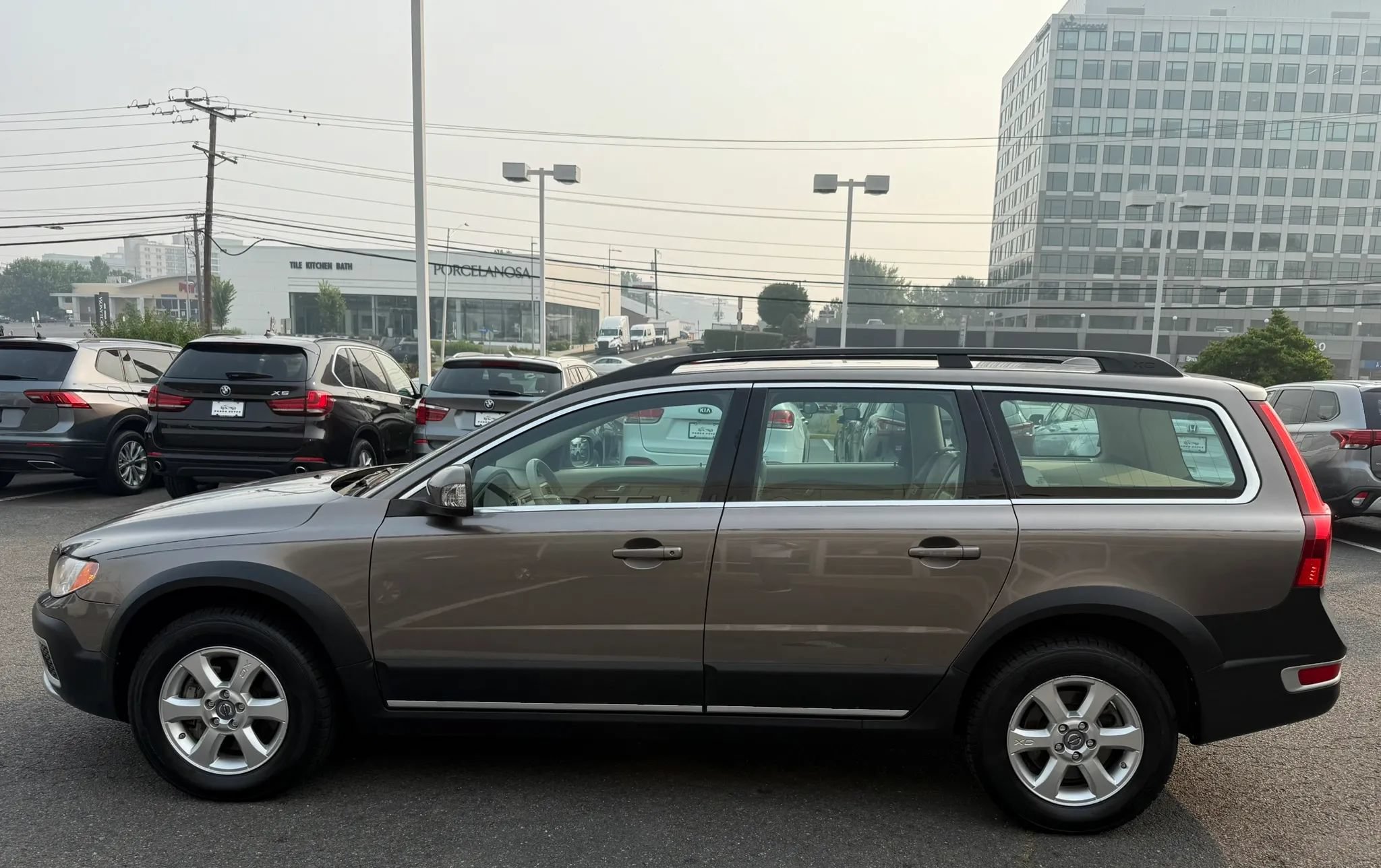 Used 2010 Volvo XC70 3.2 AWD/4WD image 4