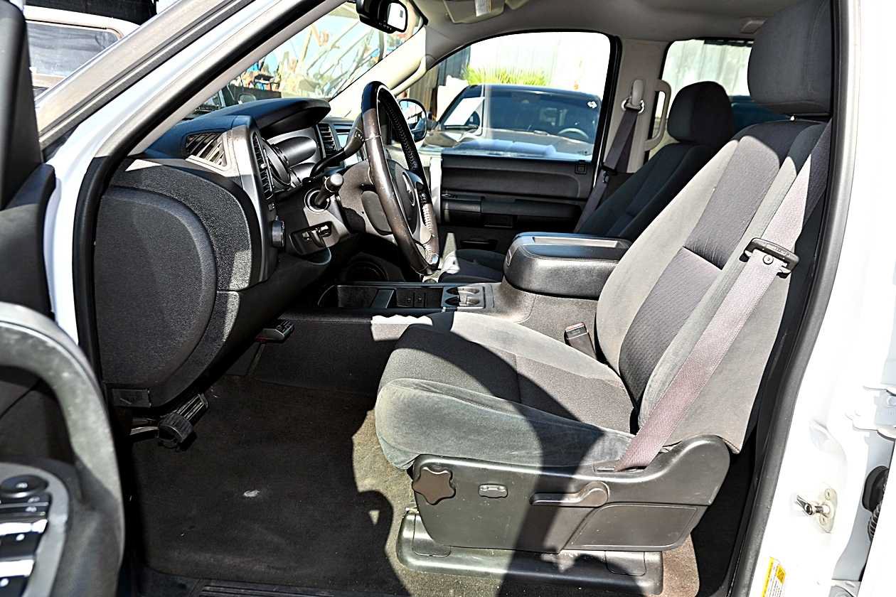 Used 2007 Chevrolet Silverado 2500 LT w/ 2LT Convenience Package RWD image 13