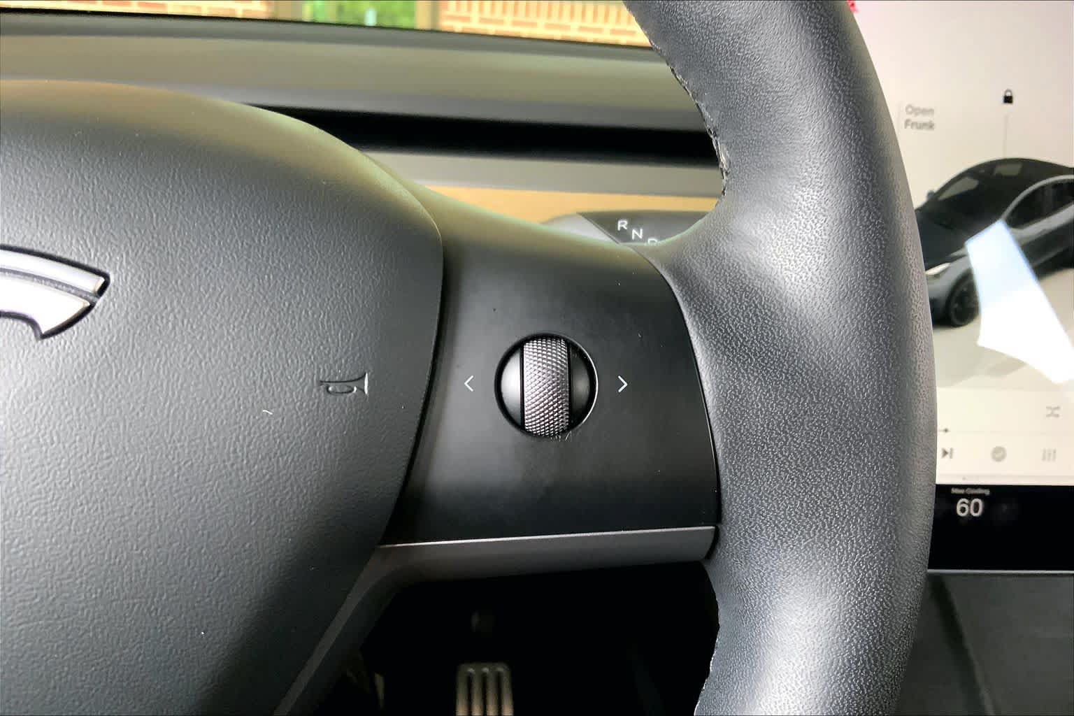 Used 2022 Tesla Model Y Performance AWD/4WD image 23