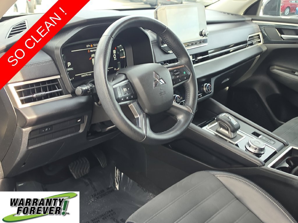 Used 2023 Mitsubishi Outlander SE FWD image 15