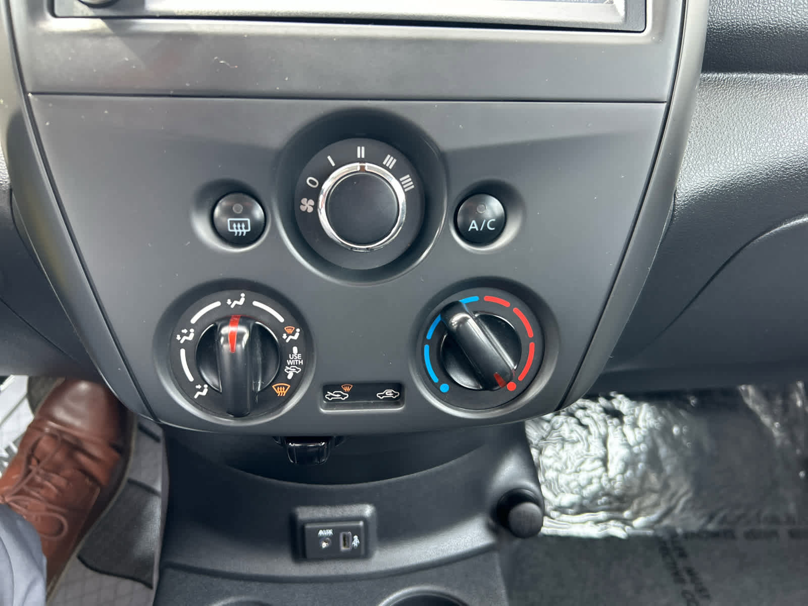 Used 2019 Nissan Versa S Plus image 17