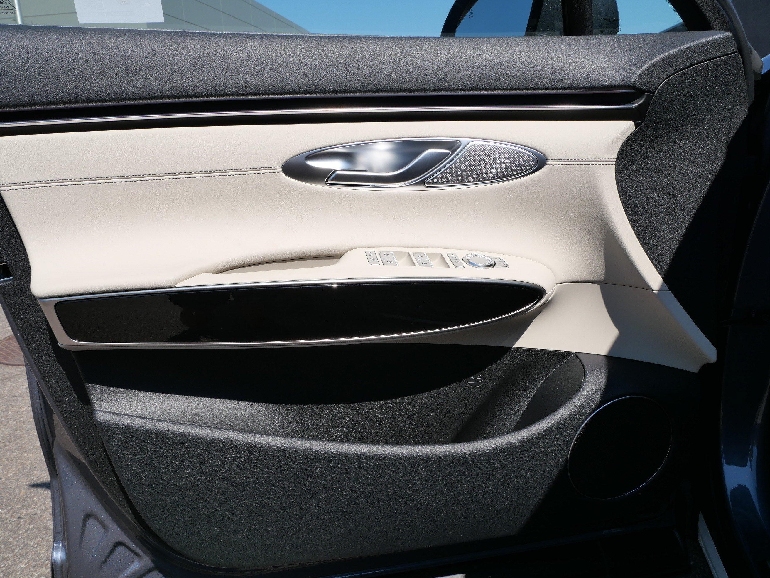 New 2027 Genesis GV70 2.5T AWD/4WD image 4