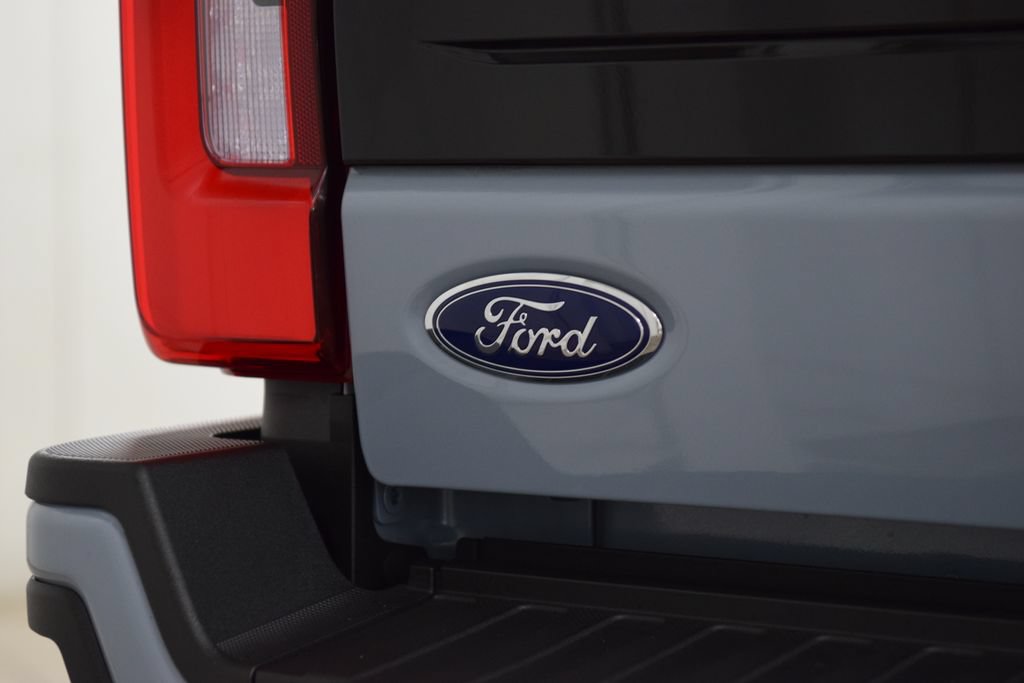 Used 2026 Ford F250 Platinum w/ Tremor Off-Road Package AWD/4WD image 20