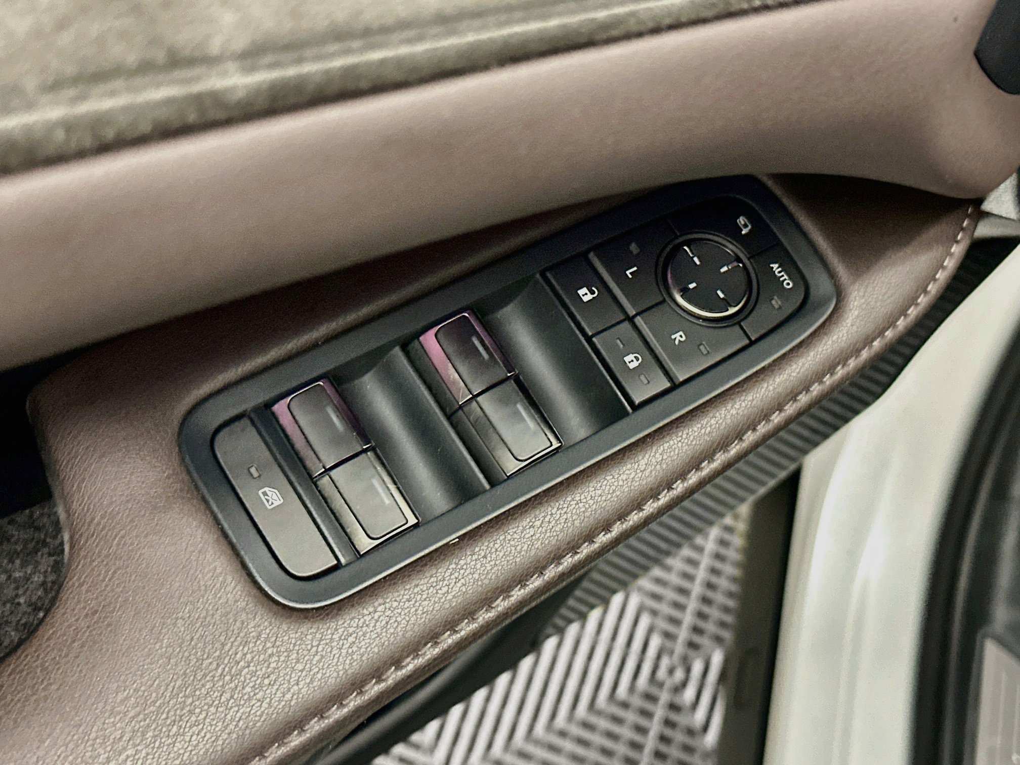 Used 2023 Lexus RX 350 AWD w/ Cold Area Package image 15