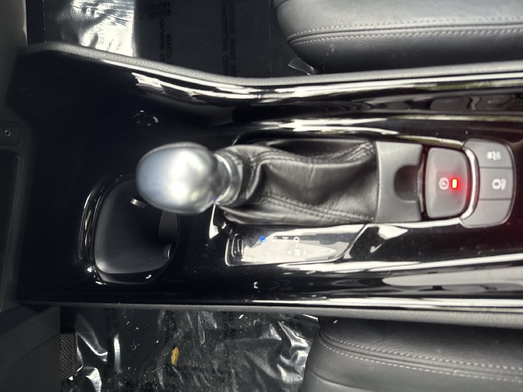 Used 2019 Toyota C-HR Limited FWD image 21