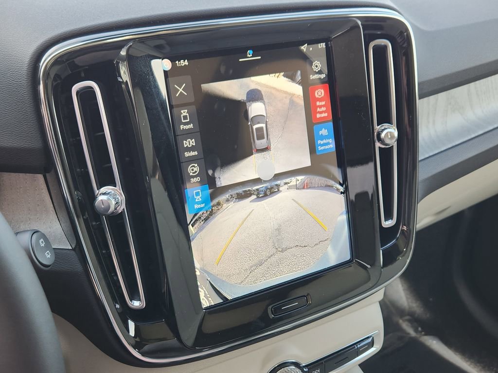 New 2026 Volvo XC40 B5 Plus w/ Protection Package Premier image 9