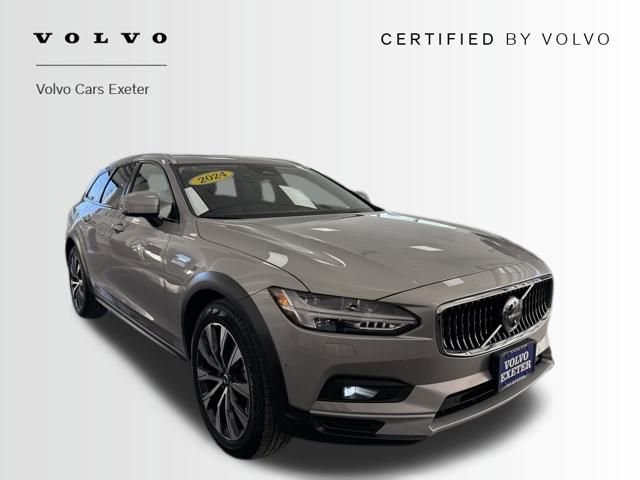Certified 2024 Volvo V90 B6 Cross Country Plus image 6