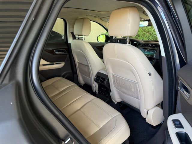 Used 2019 Jaguar F-PACE Prestige image 39