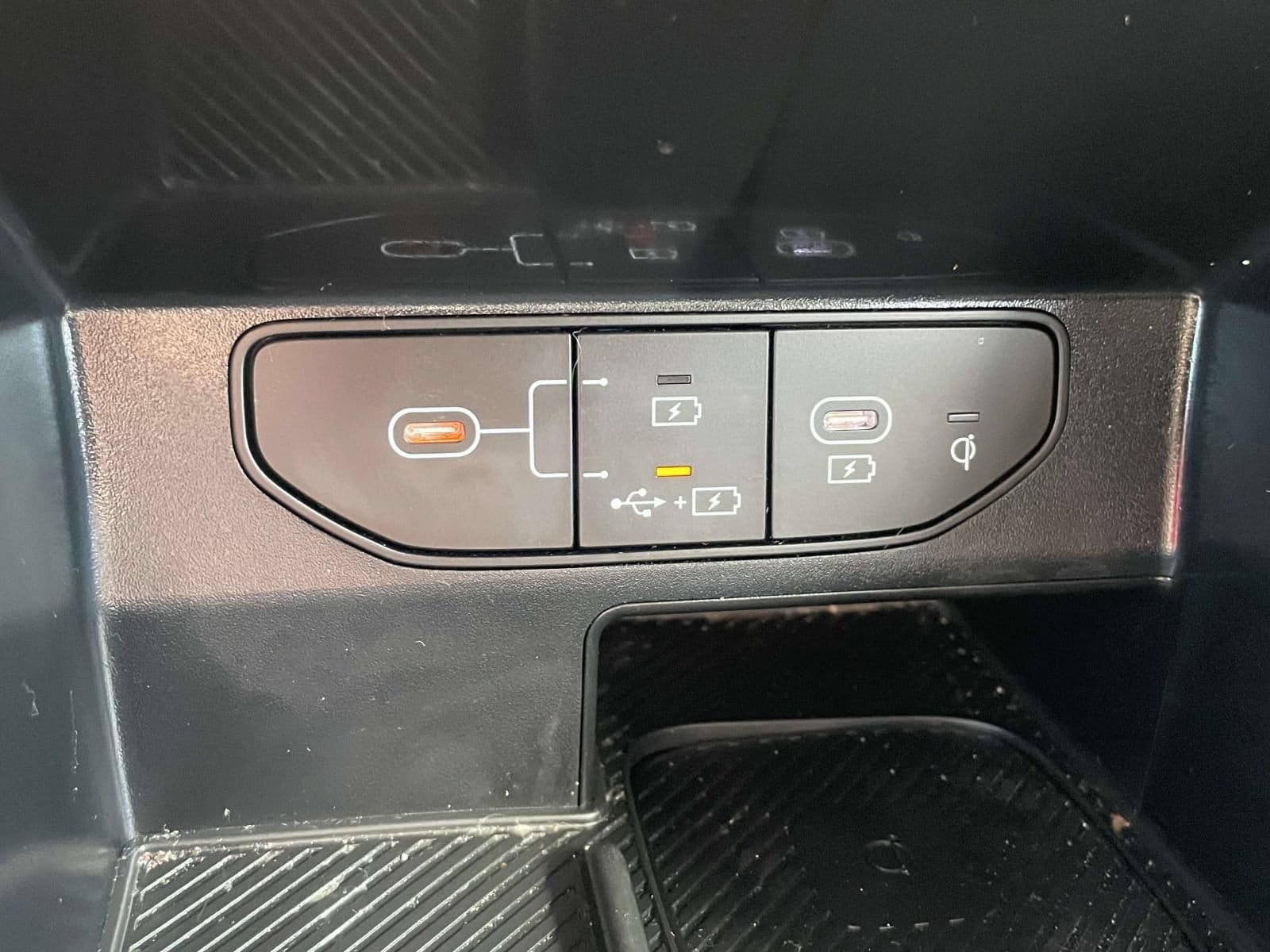 Used 2025 Kia Sorento EX FWD image 19