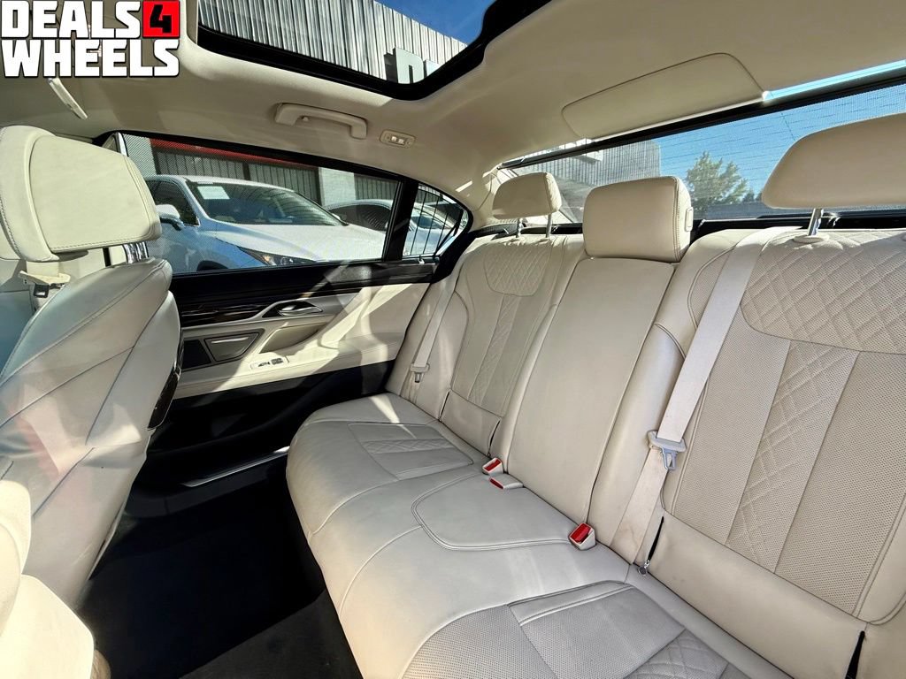 Used 2018 BMW 740i xDrive AWD/4WD image 31