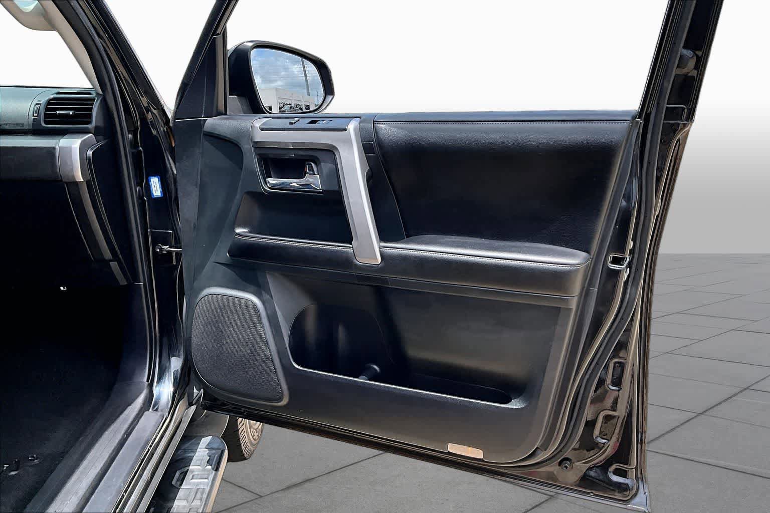 Used 2015 Toyota 4Runner SR5 RWD image 23