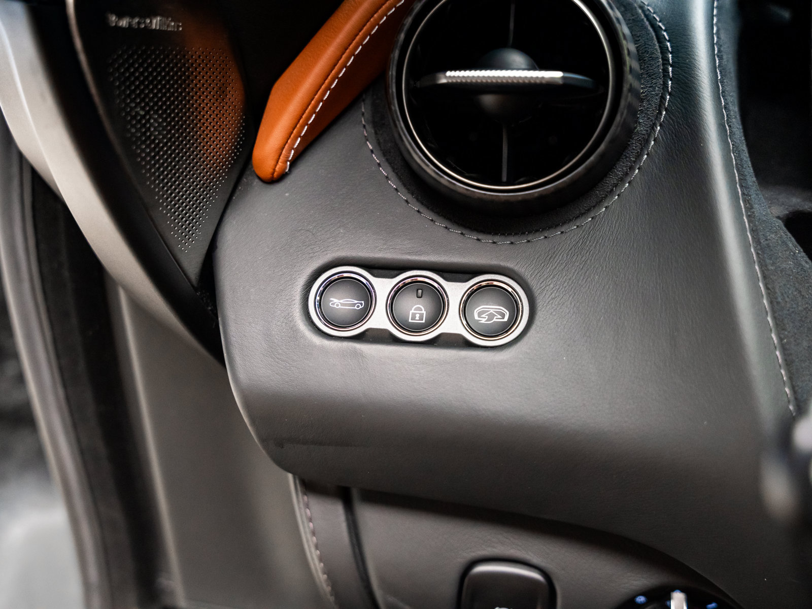Used 2018 McLaren 720S Luxury RWD image 51