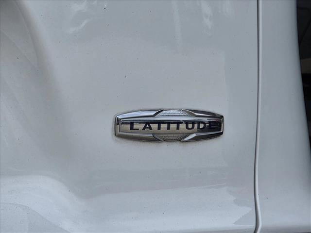 Used 2019 Jeep Cherokee Latitude Plus FWD image 20