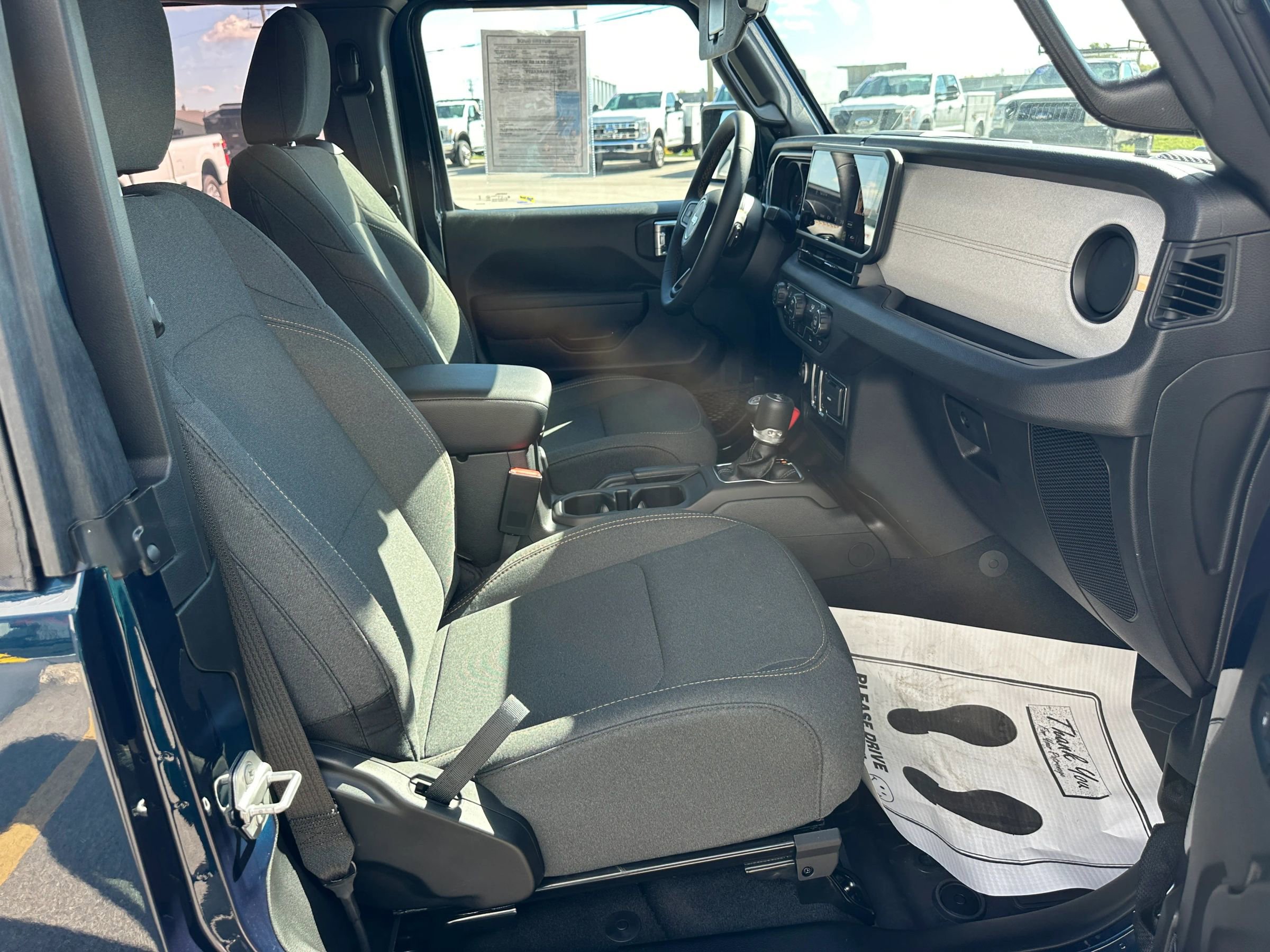 Used 2025 Jeep Wrangler Sport image 28