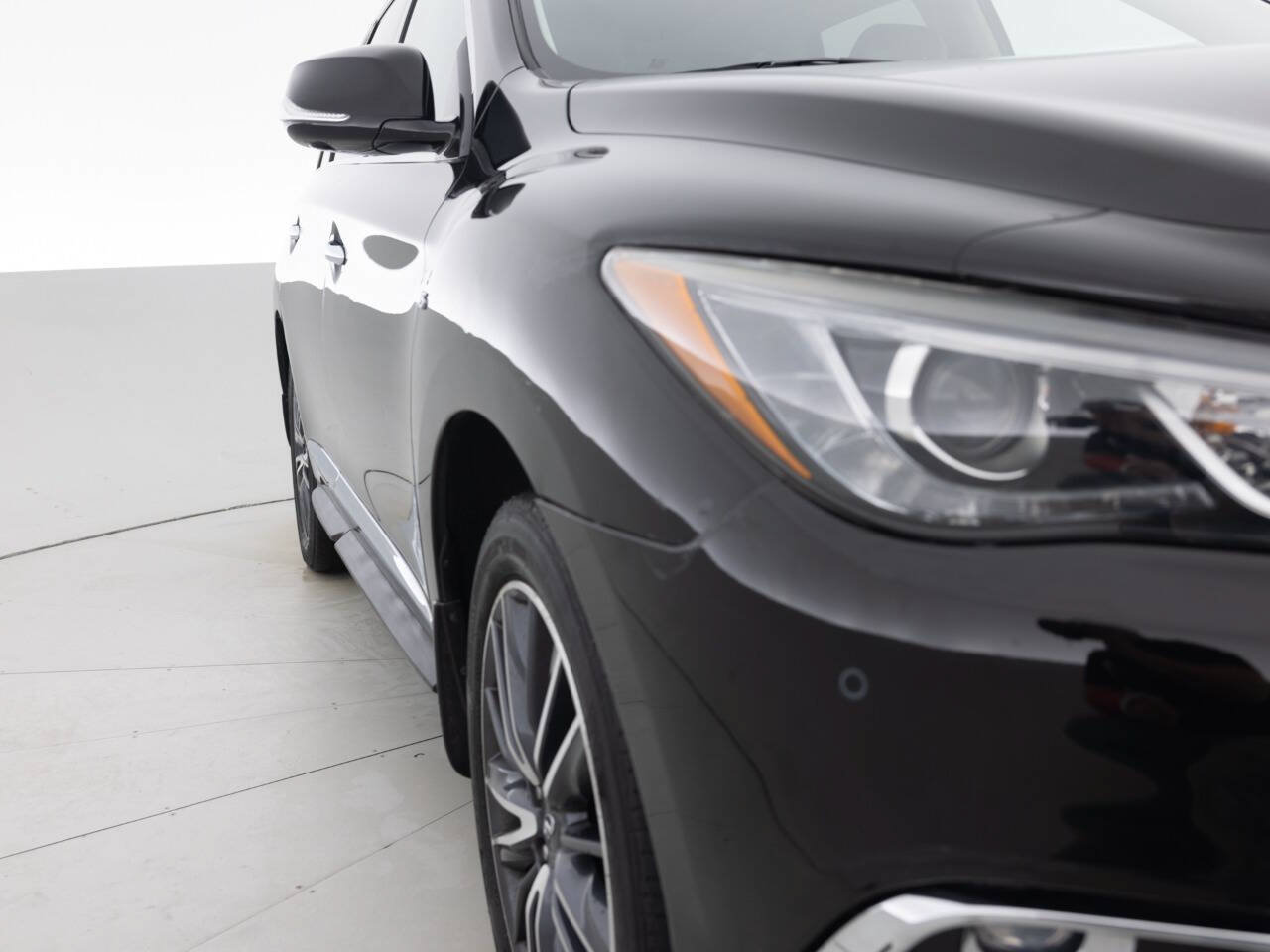 Used 2017 INFINITI QX60 Luxe w/ Deluxe Technology Package AWD/4WD image 11