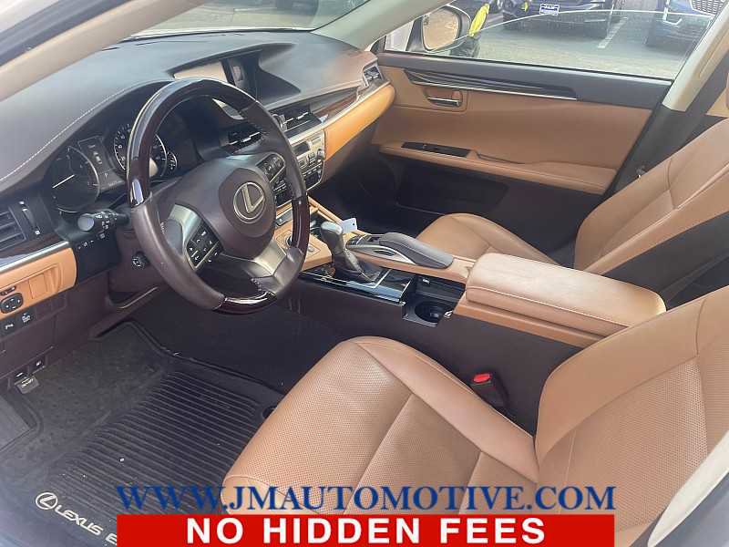 Used 2017 Lexus ES 350 w/ Navigation System Package image 2