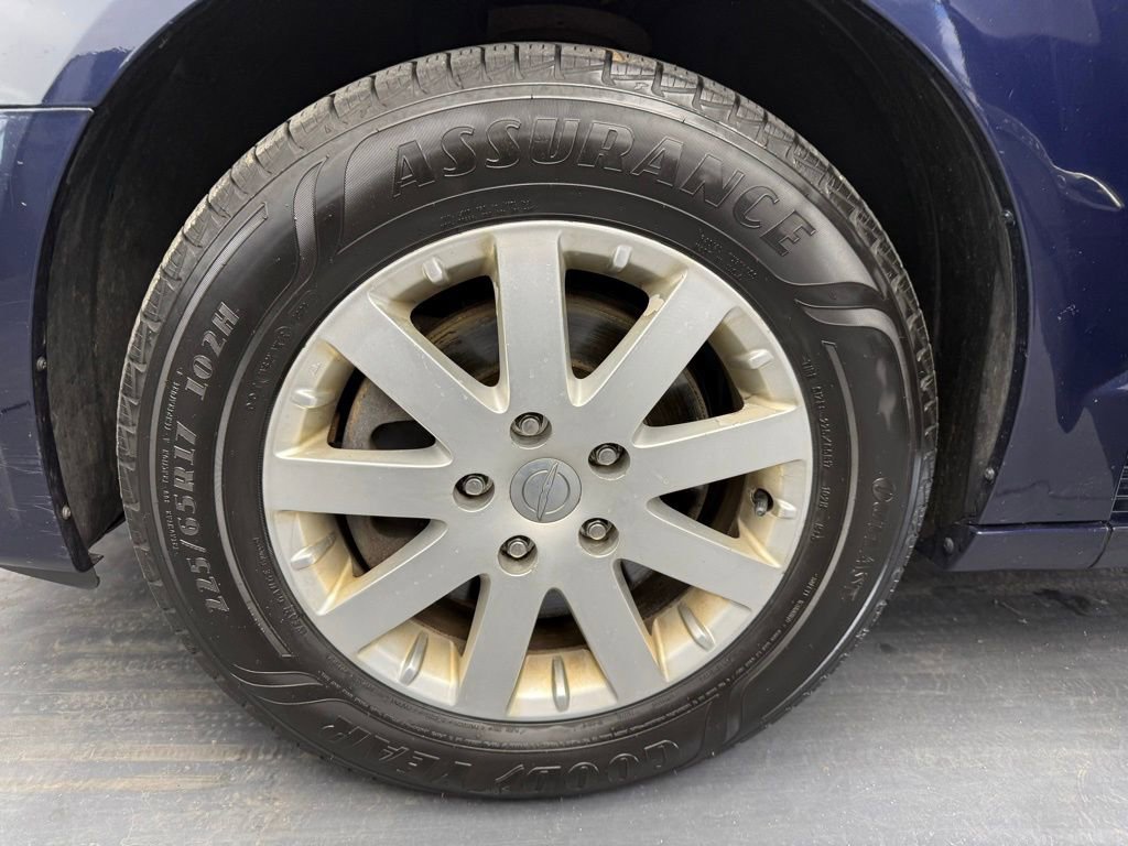 Used 2014 Chrysler Town & Country Touring image 19