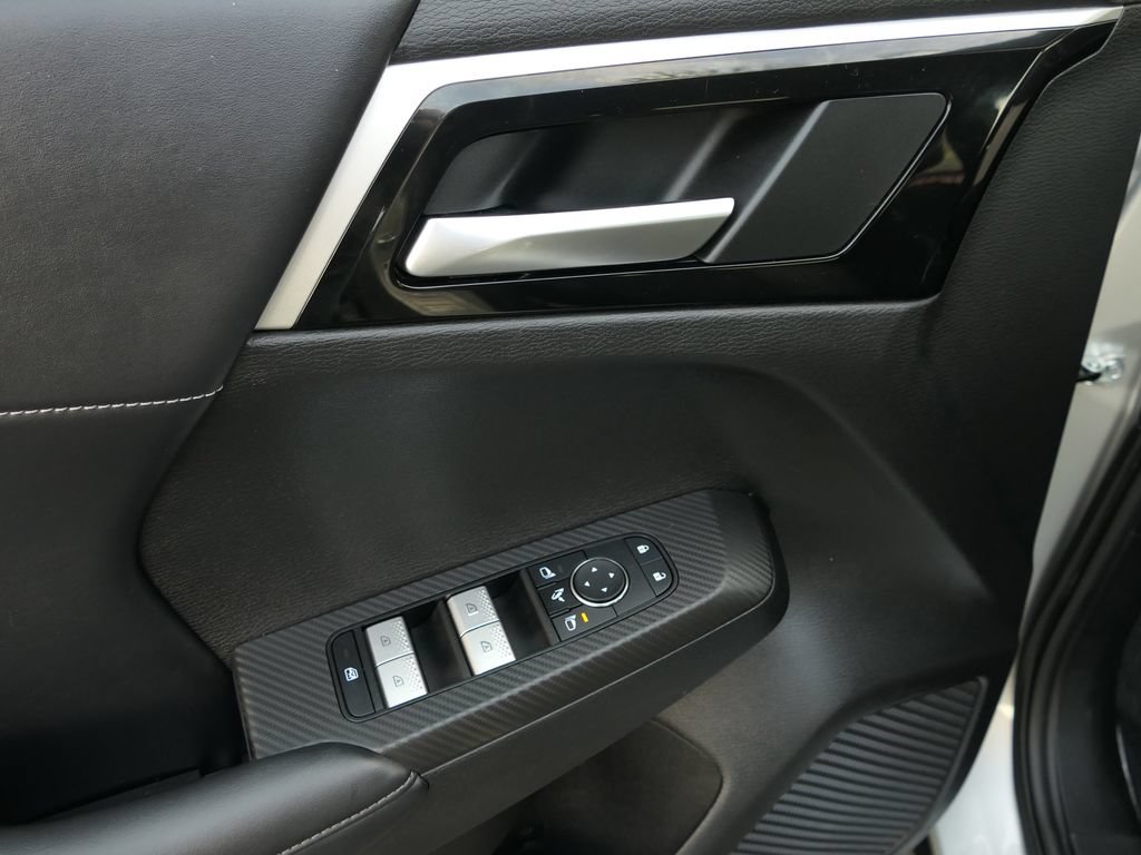 Used 2024 Mitsubishi Outlander SE AWD/4WD image 14