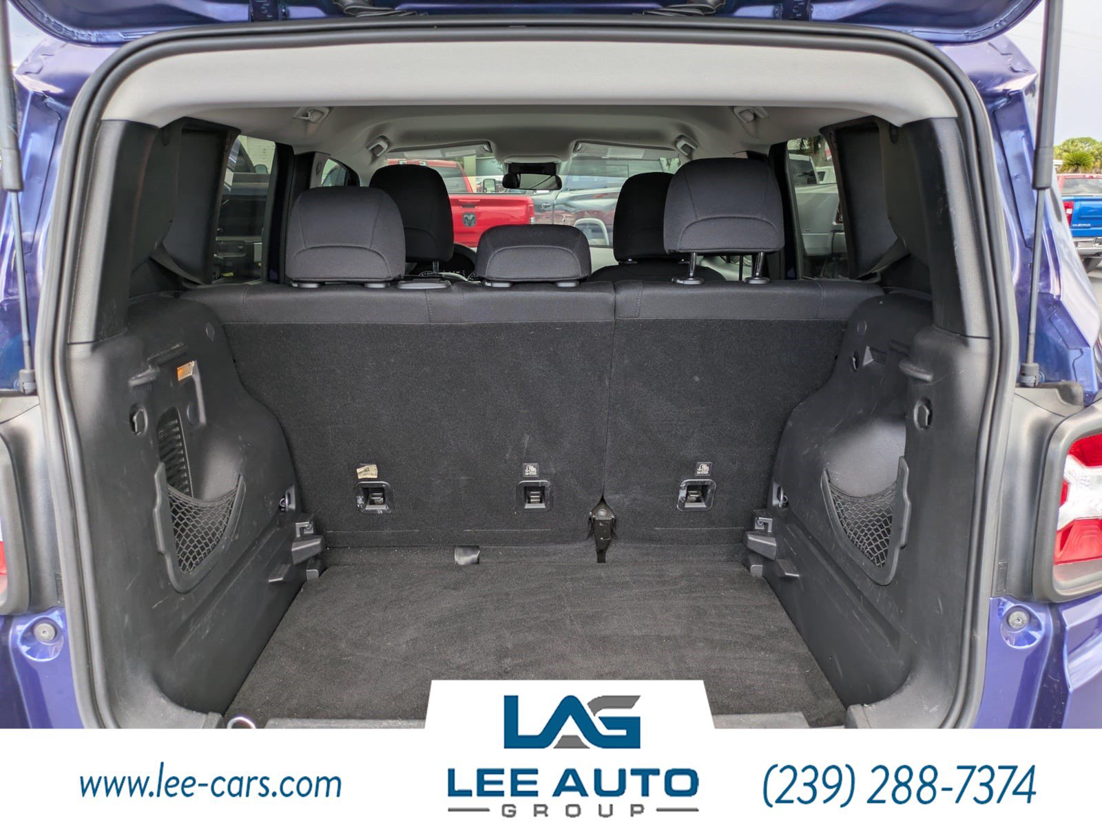 Used 2019 Jeep Renegade Latitude FWD image 11