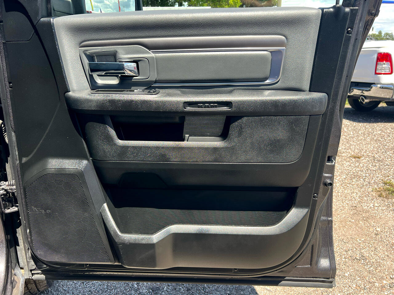 Used 2022 RAM 1500 Classic SLT image 34