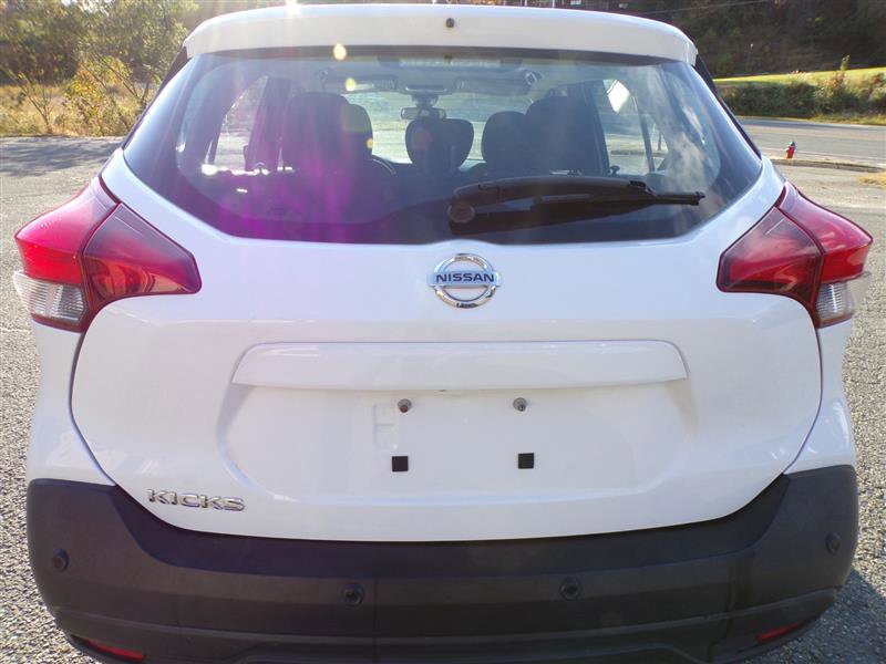 Used 2020 Nissan Kicks S image 6