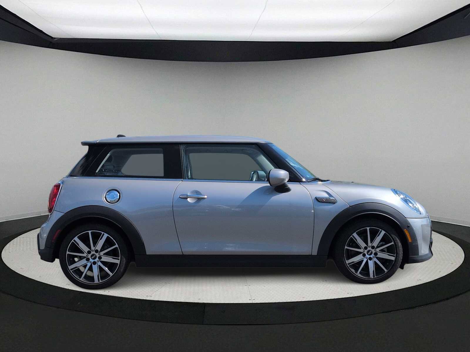 Certified 2024 MINI Cooper S w/ Signature Upholstery Package image 9