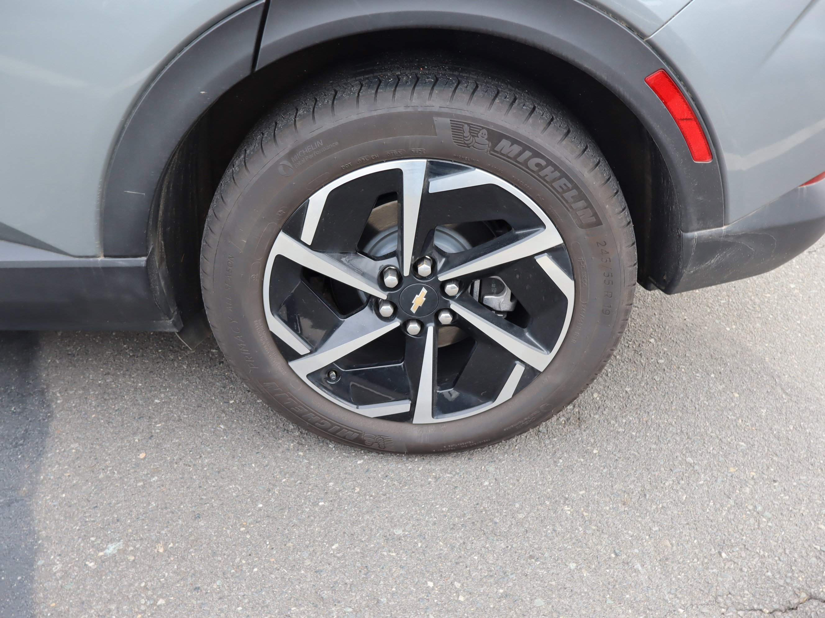 Used 2025 Chevrolet Equinox EV LT image 39