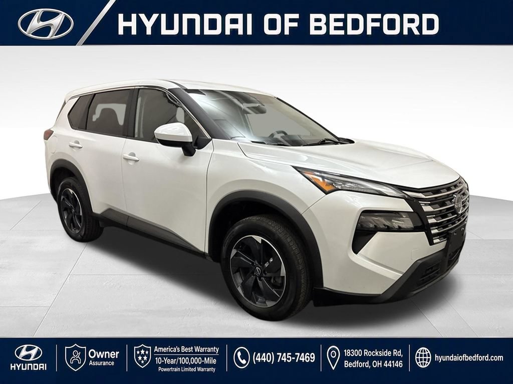 Used 2024 Nissan Rogue SV AWD/4WD image 3