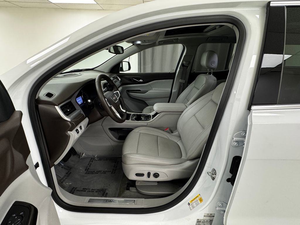 Used 2023 GMC Acadia SLT image 10