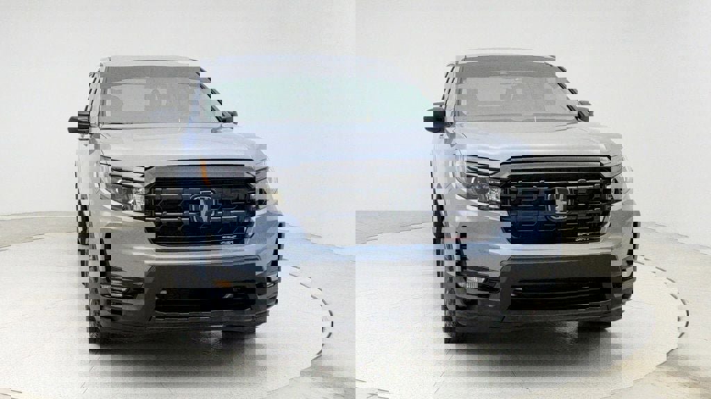Used 2025 Honda Ridgeline Sport image 2