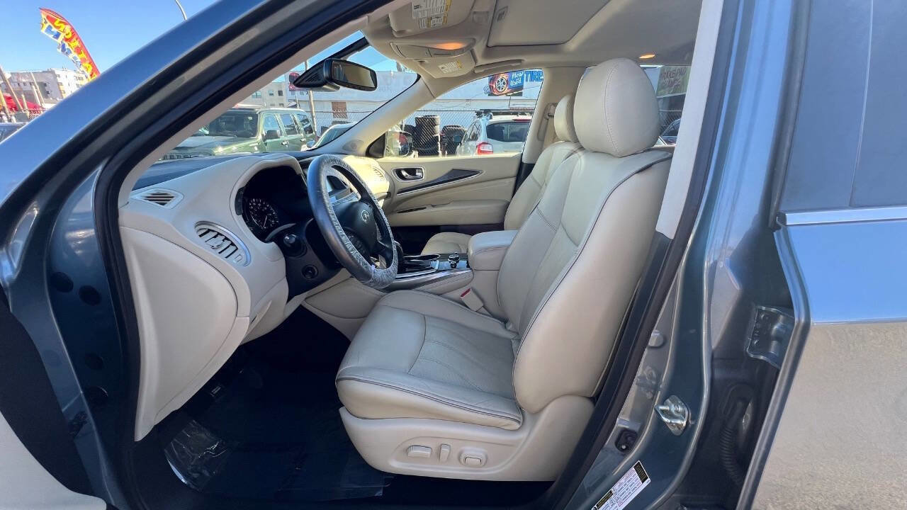 Used 2019 INFINITI QX60 Luxe w/ Essential Package image 13