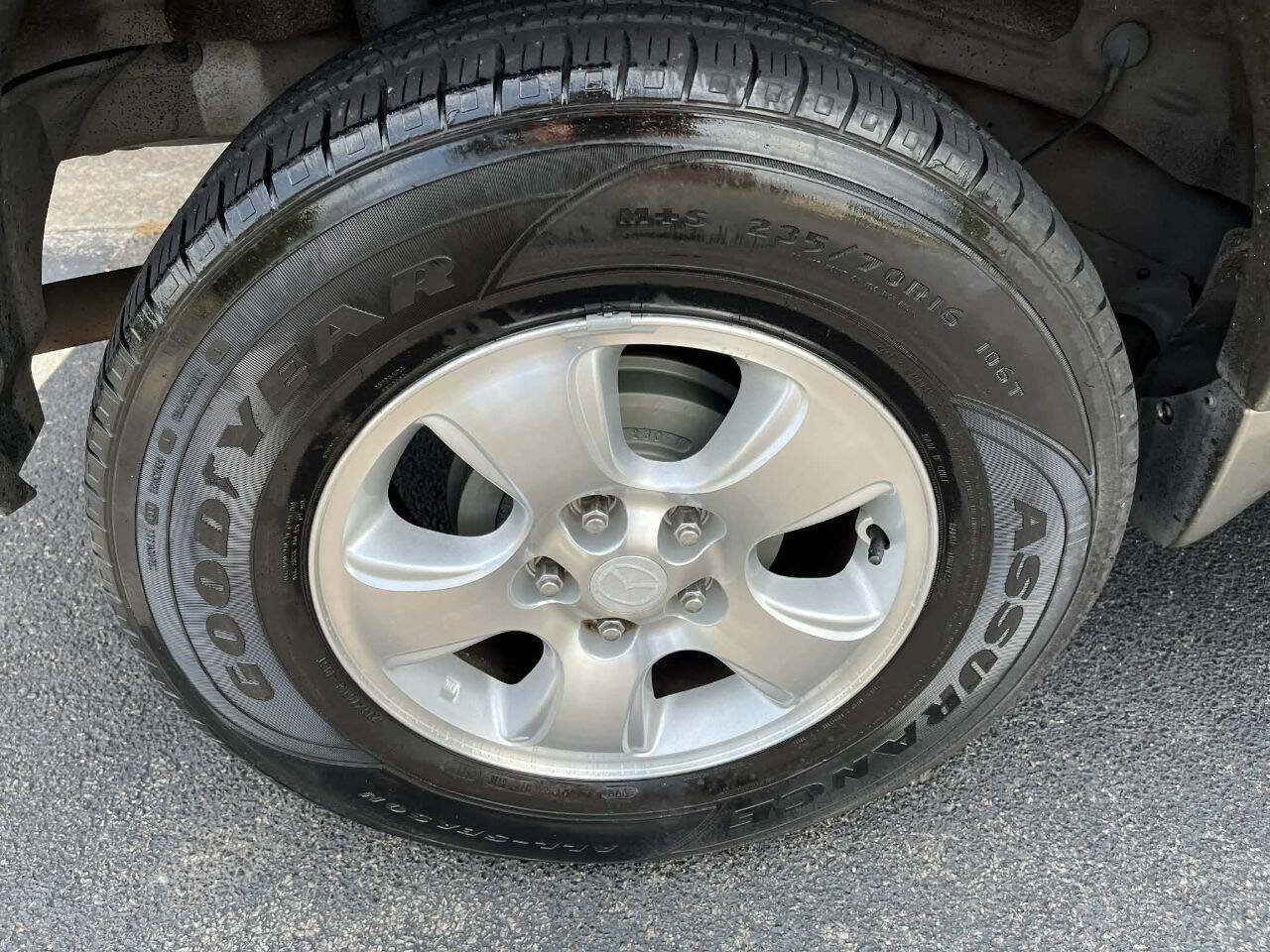 Used 2003 MAZDA Tribute LX FWD image 15
