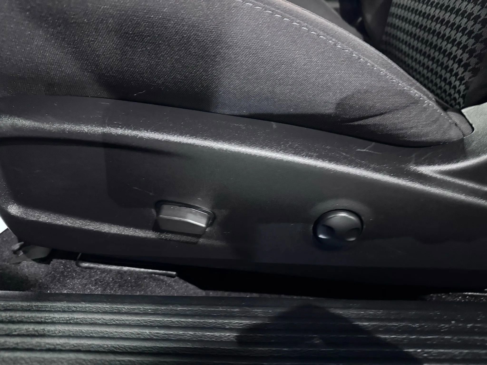 Used 2023 Dodge Challenger GT image 11