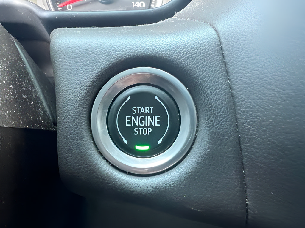 Used 2021 Chevrolet Suburban LT RWD image 27