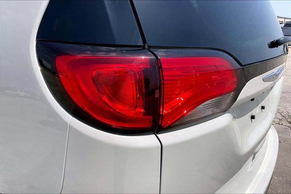 Certified 2019 Chrysler Pacifica Touring-L Plus FWD image 20