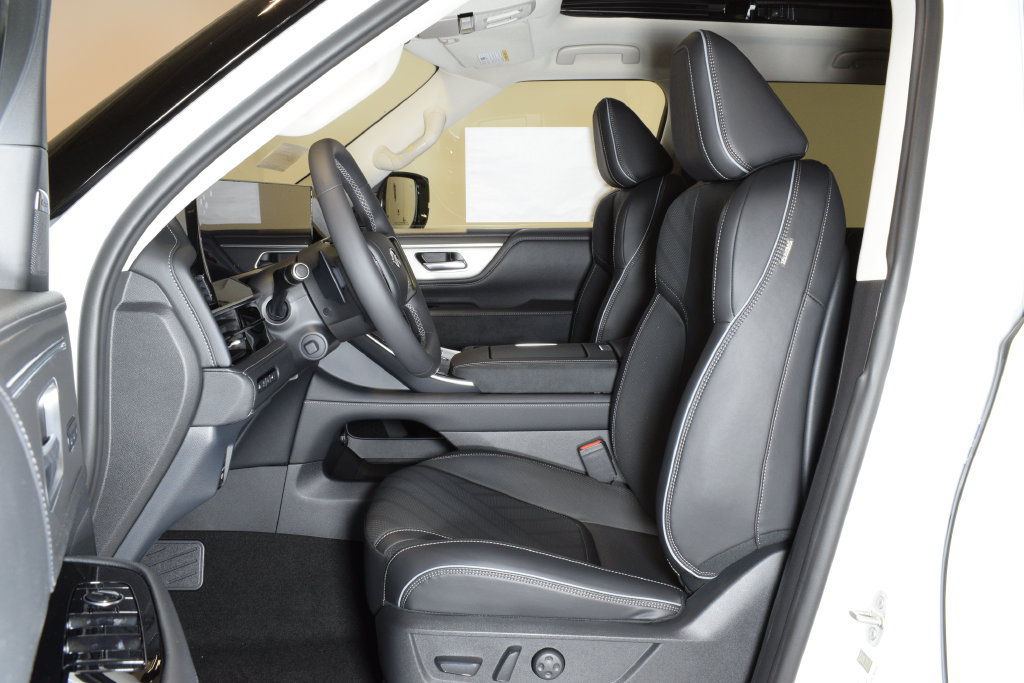 New 2027 INFINITI QX80 Luxe w/ Cargo Package AWD/4WD image 11