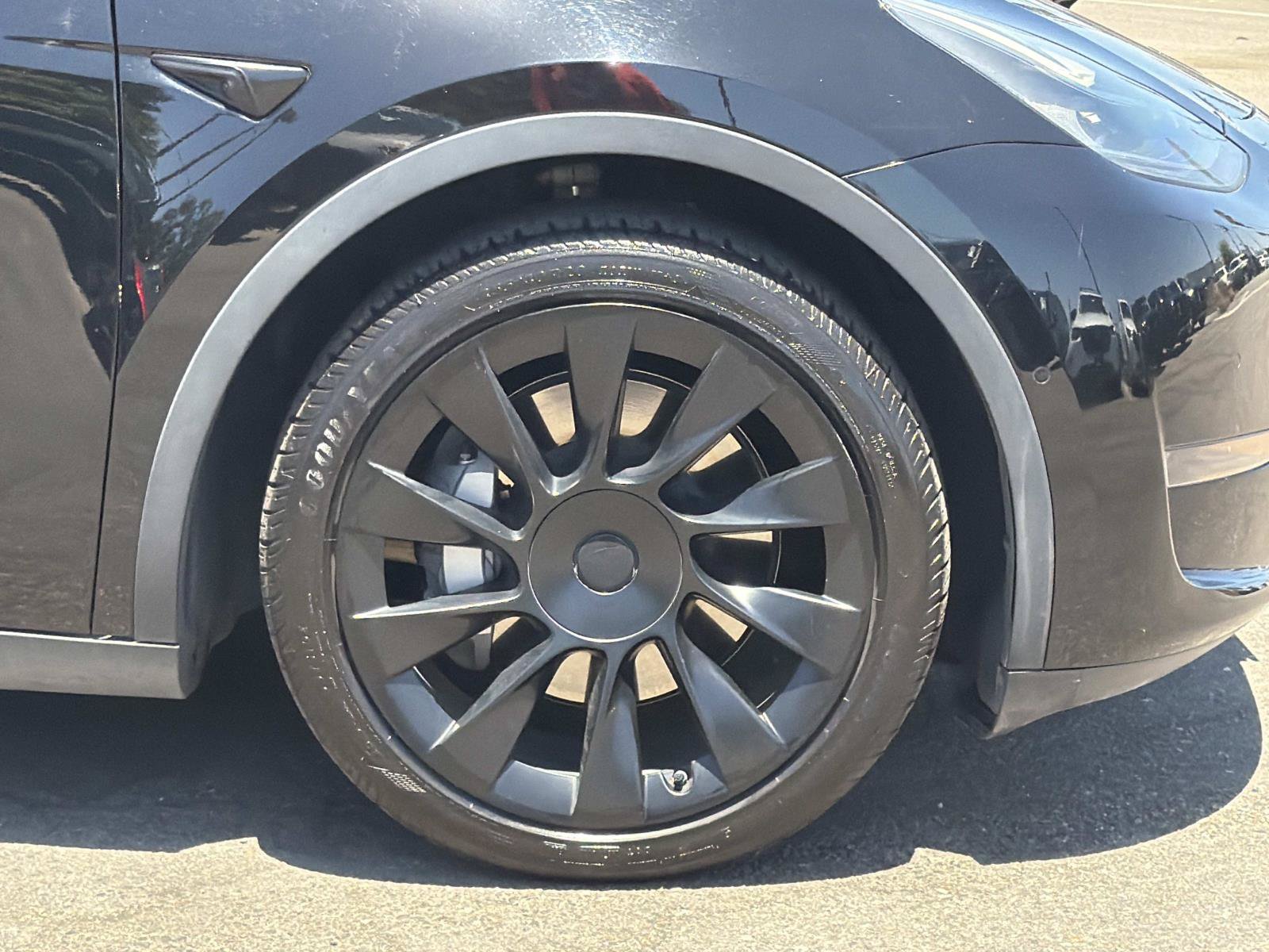Used 2021 Tesla Model Y Long Range AWD/4WD image 24