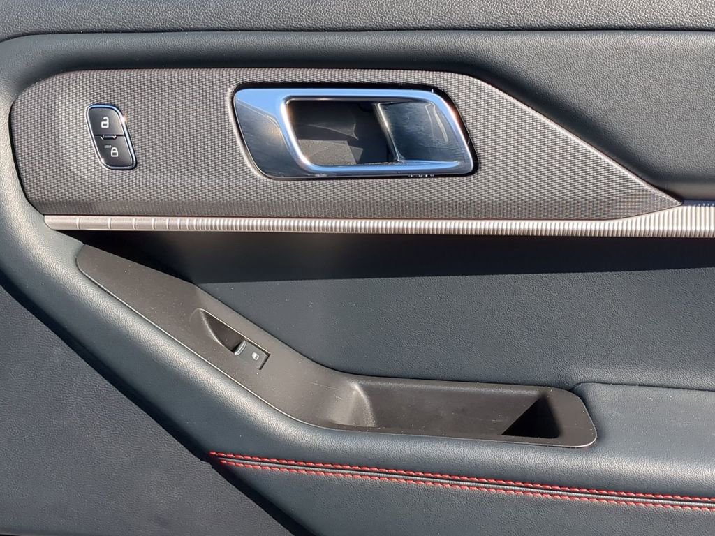 Used 2025 Ford Explorer ST-Line w/ ST-Line Street Pack image 37