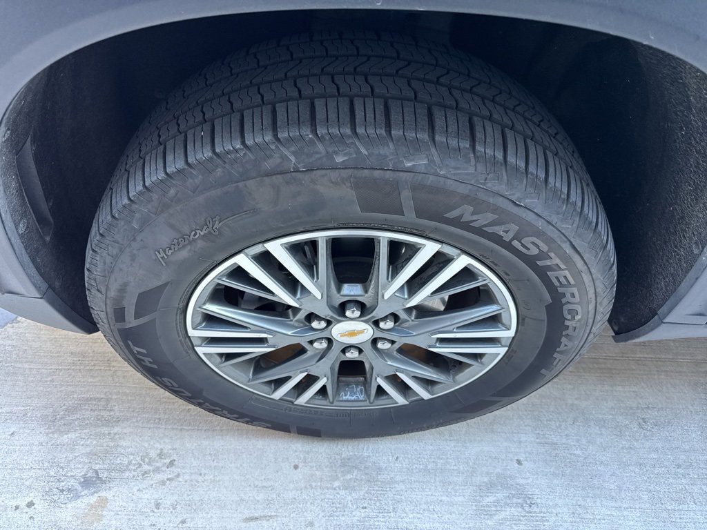 Used 2024 Chevrolet Traverse LT image 19