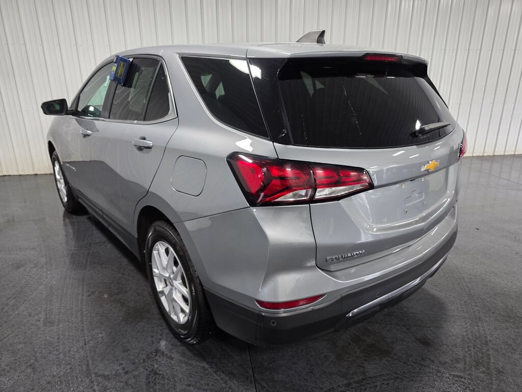 Used 2024 Chevrolet Equinox LT AWD/4WD image 3
