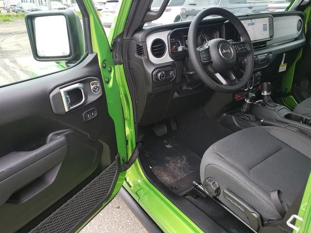 New 2026 Jeep Gladiator Sport AWD/4WD image 14