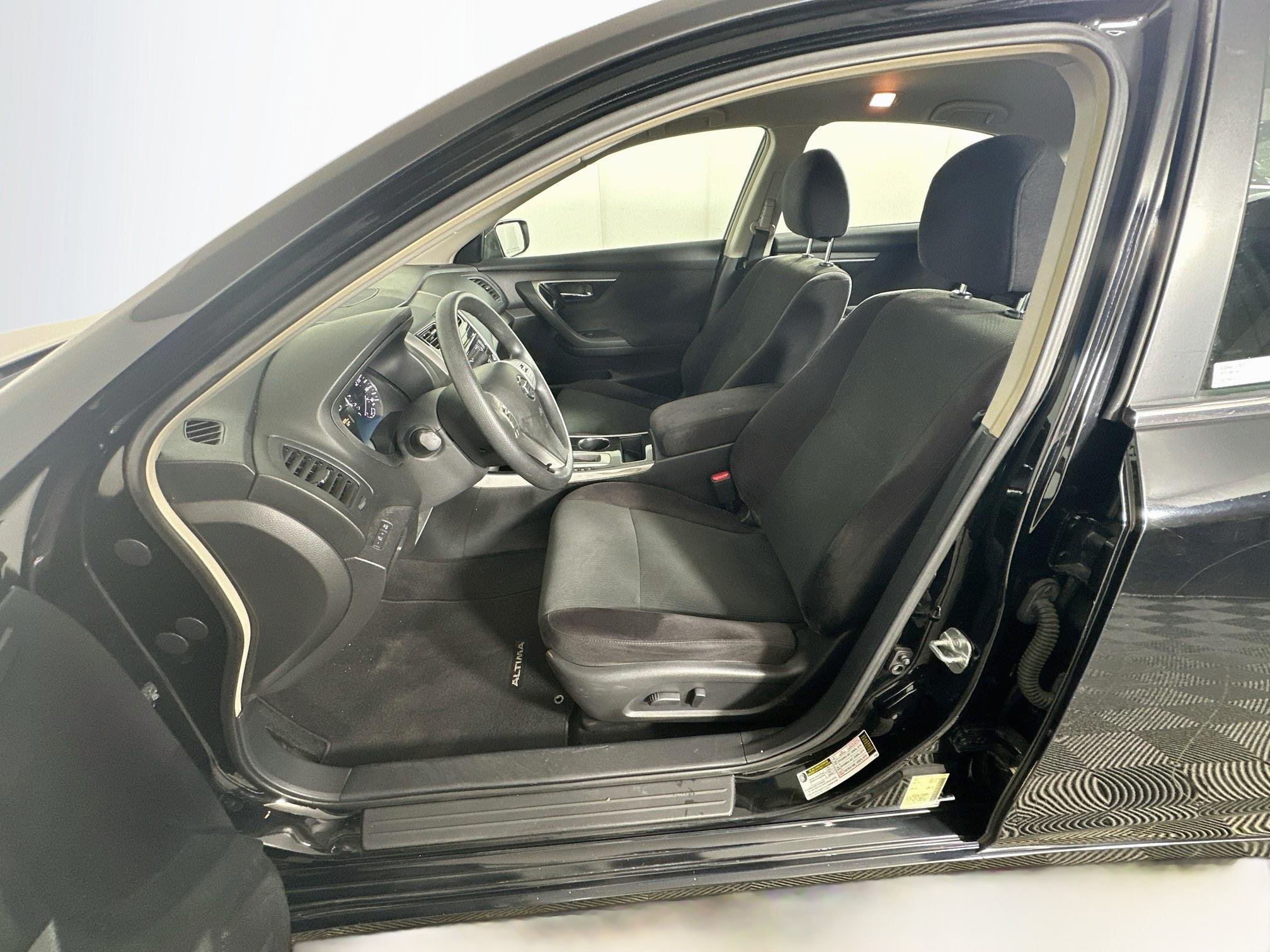 Used 2013 Nissan Altima 2.5 S FWD image 15