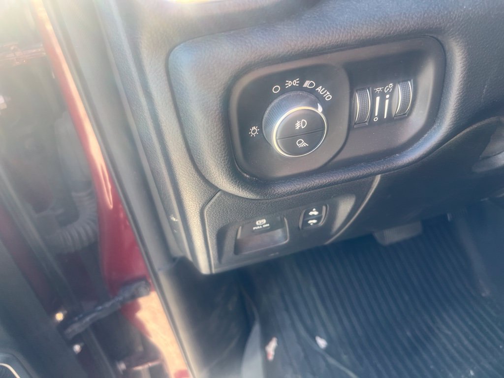 Used 2020 RAM 1500 Laramie AWD/4WD image 12