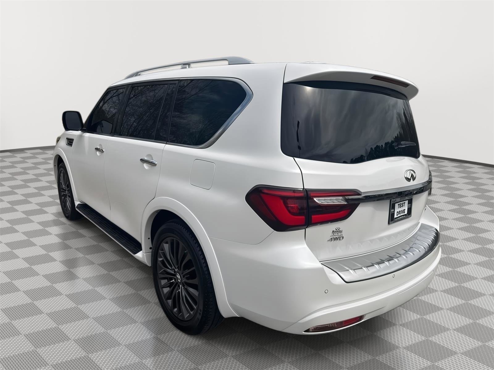 Used 2023 INFINITI QX80 Premium Select w/ Cargo Package AWD/4WD image 8