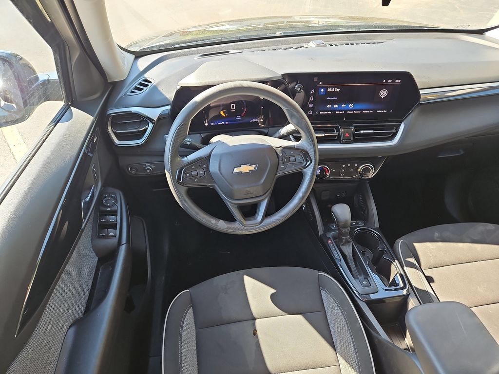 Used 2024 Chevrolet TrailBlazer LT w/ Driver Confidence Package AWD/4WD image 12